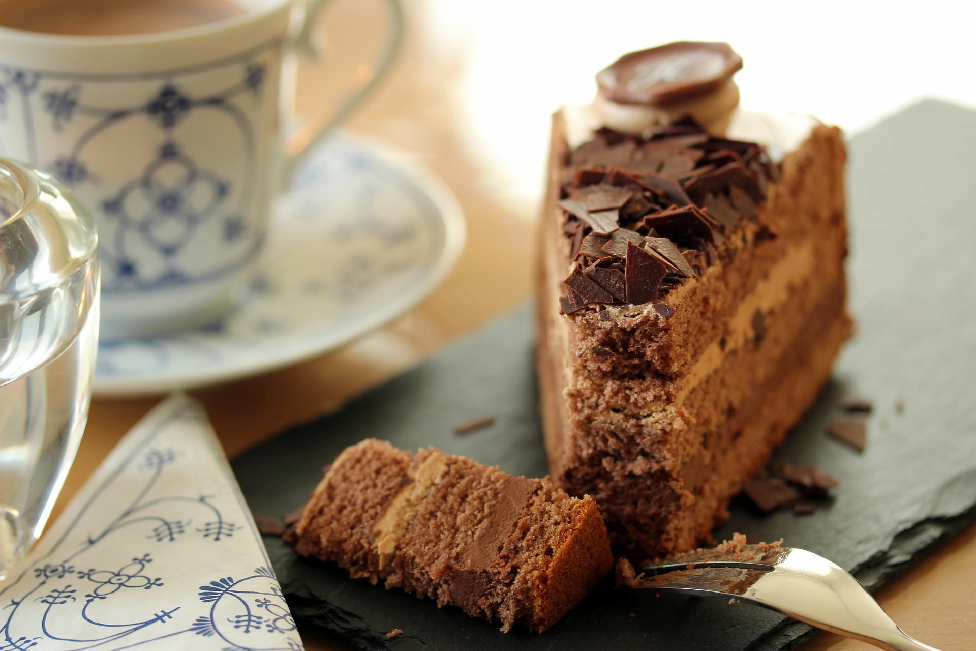 bolo_0018_chocolate-cake-g6af3d416f_1920