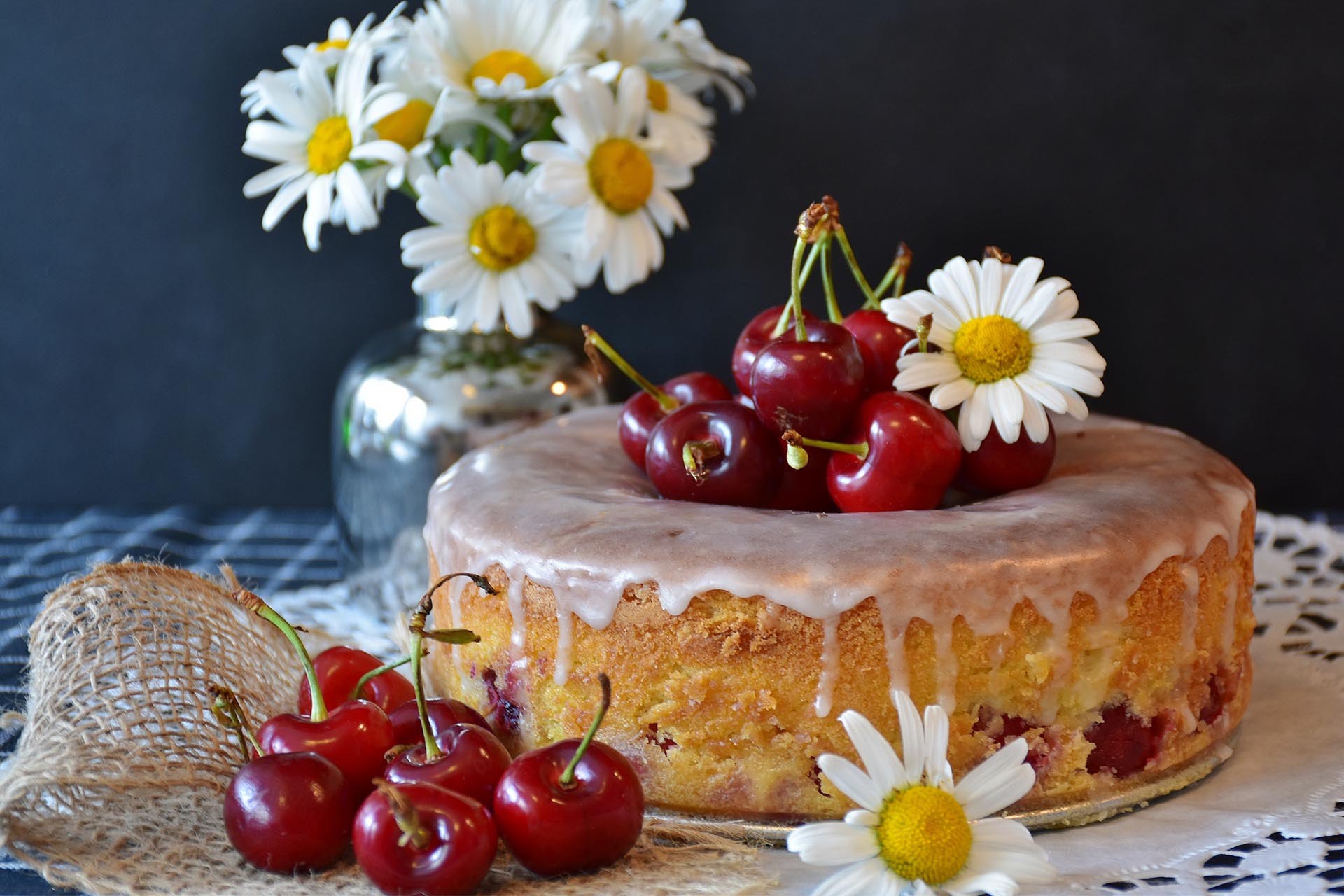bolo_0027_cherrycake-gdf5916aaf_1920